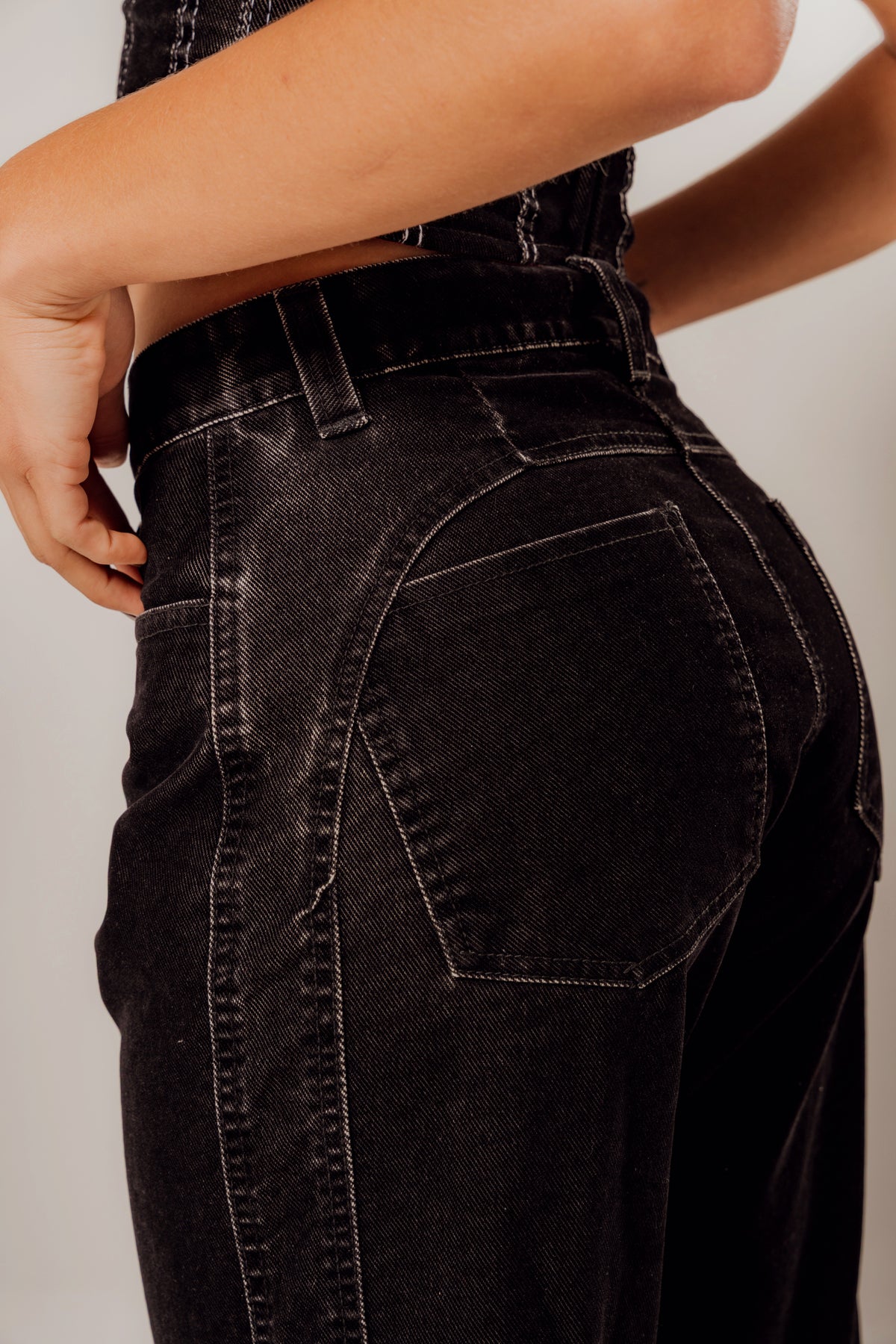 DARK JEAN